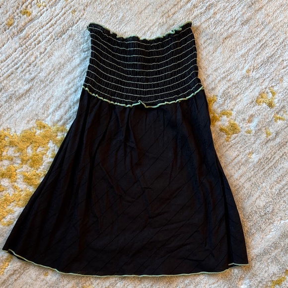 Elegant Black and Green Women's strapless top - Picture 1 of 2